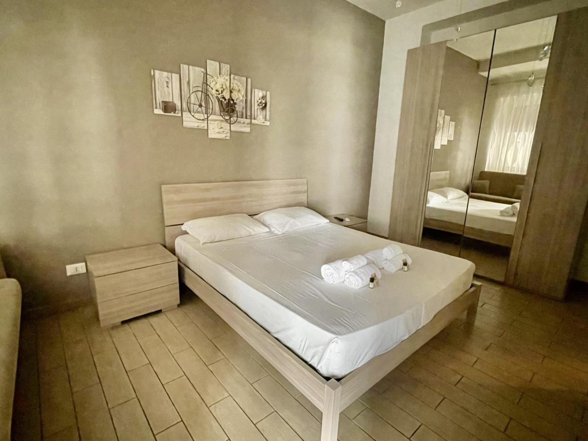 Domus Laterani By Jfm - Comfortable Apartment Big Terrace Colosseo Roma Exterior foto